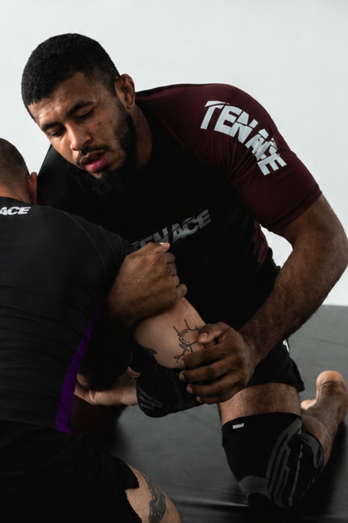 Tenace Rashguard Competición NO-GI - MARRÓN Manga Corta