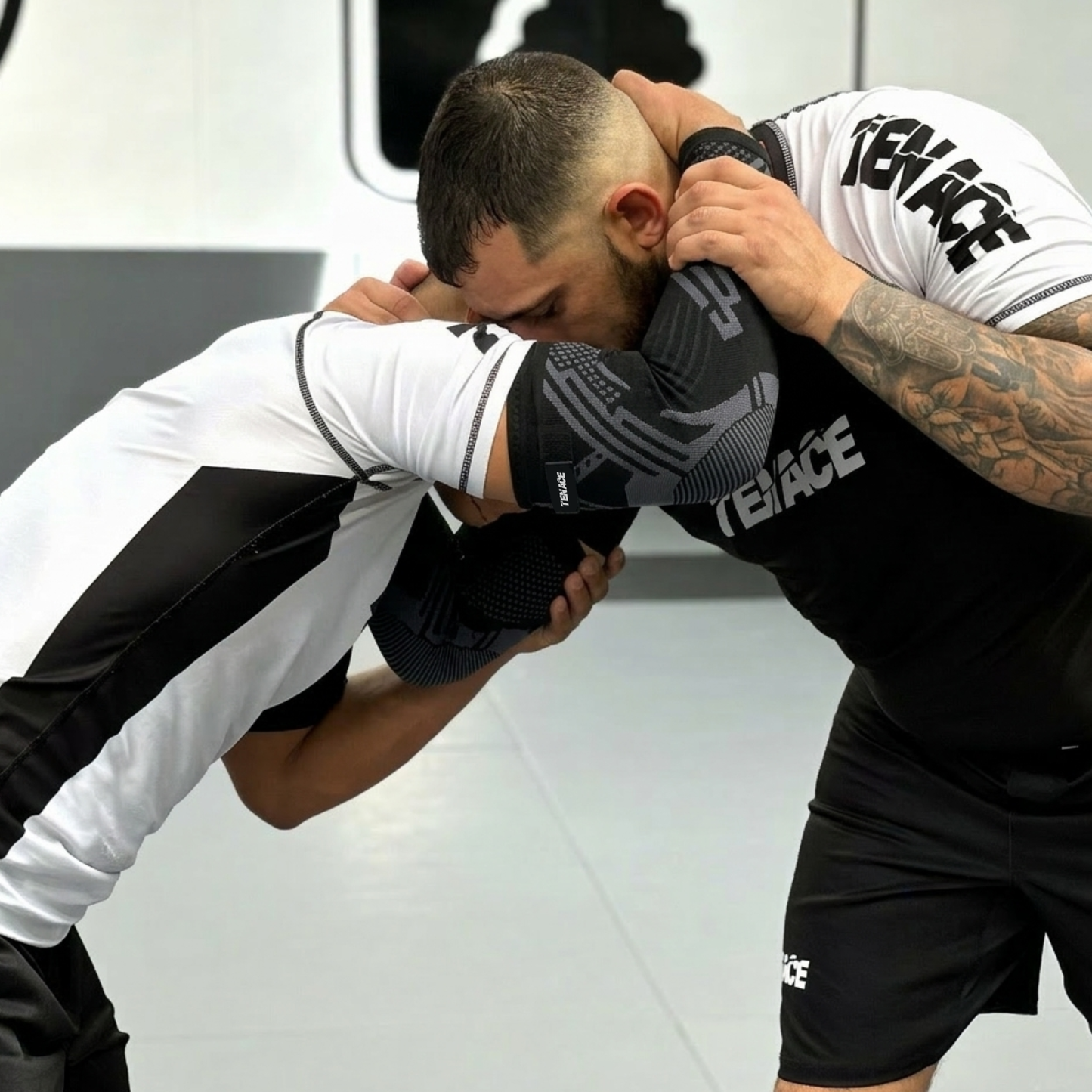 Gomitiere CINGHIE SIN Tenace per BJJ, Grappling e MMA