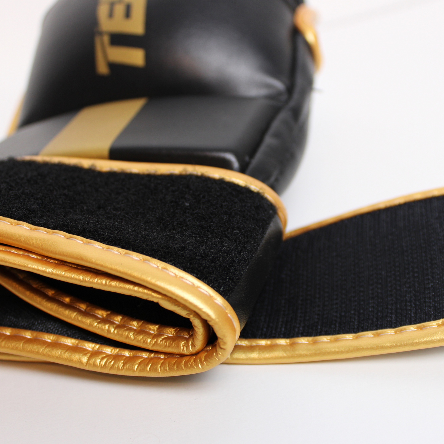 Tenace Guantes MMA - Negro/Oro