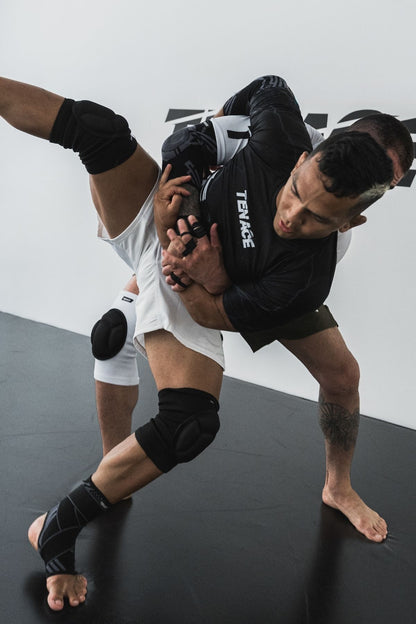 Tenace Rodillera Impact - Acolchadas Negras MMA, Lucha, Wrestling